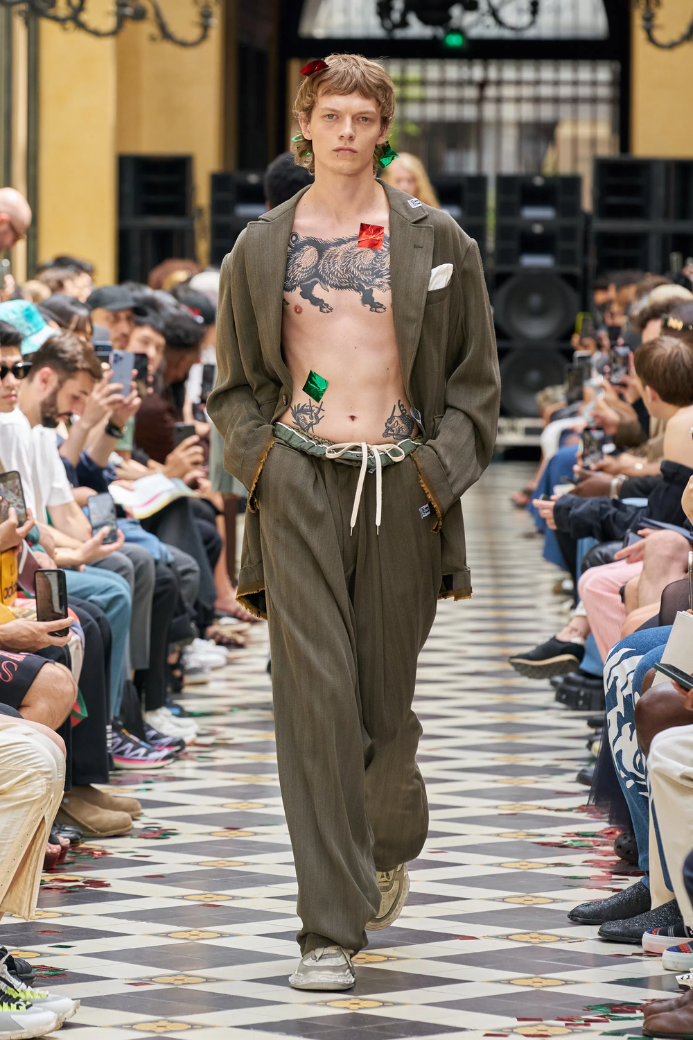 batch_00002-maison-mihara-yasuhiro-spring-2023-mens-credit-gorunway.png