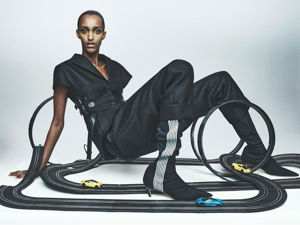 It Takes A Village 🚲 SIDE-NOTE Vol.3 @side__note 

Photographer and Creative Director @jaketerrey 
Stylist @karla_clarke 
Artistic Director @stephanie_huxley 
Set Design @jasmine.christie 
Hair @darenborthwick 
Makeup #teneillesorgiovanni using @guc