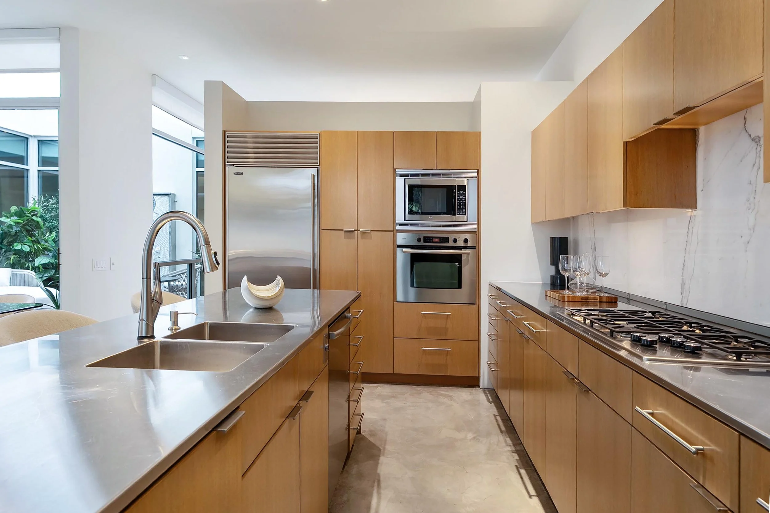 04- Kitchen.jpg