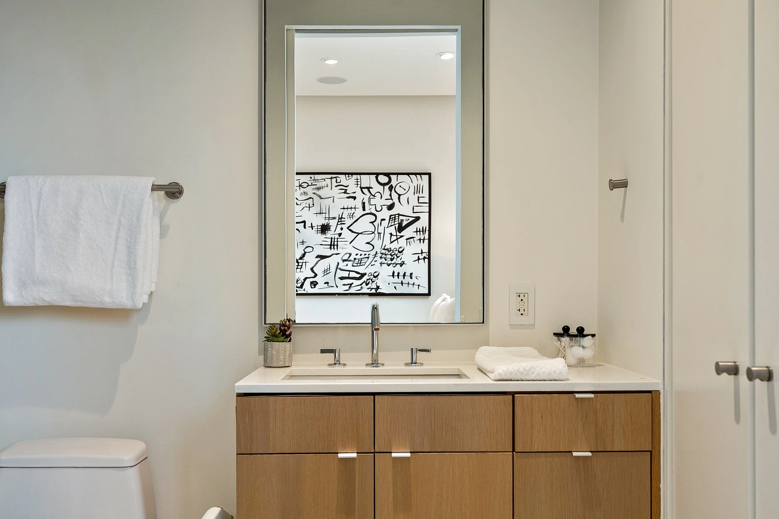 11-Bathroom.jpg