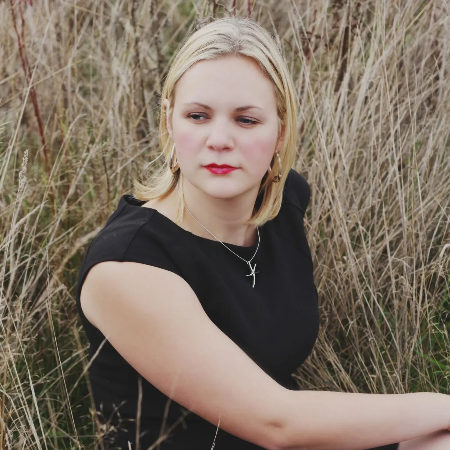 I thought these photos that @kgoodphoto took of me needed a permanent place on the feed. It was my first photoshoot.

14 years ago, standing on this beach in a black dress and red lips, I was learning to find my voice 🌊💄

I had just started my blog