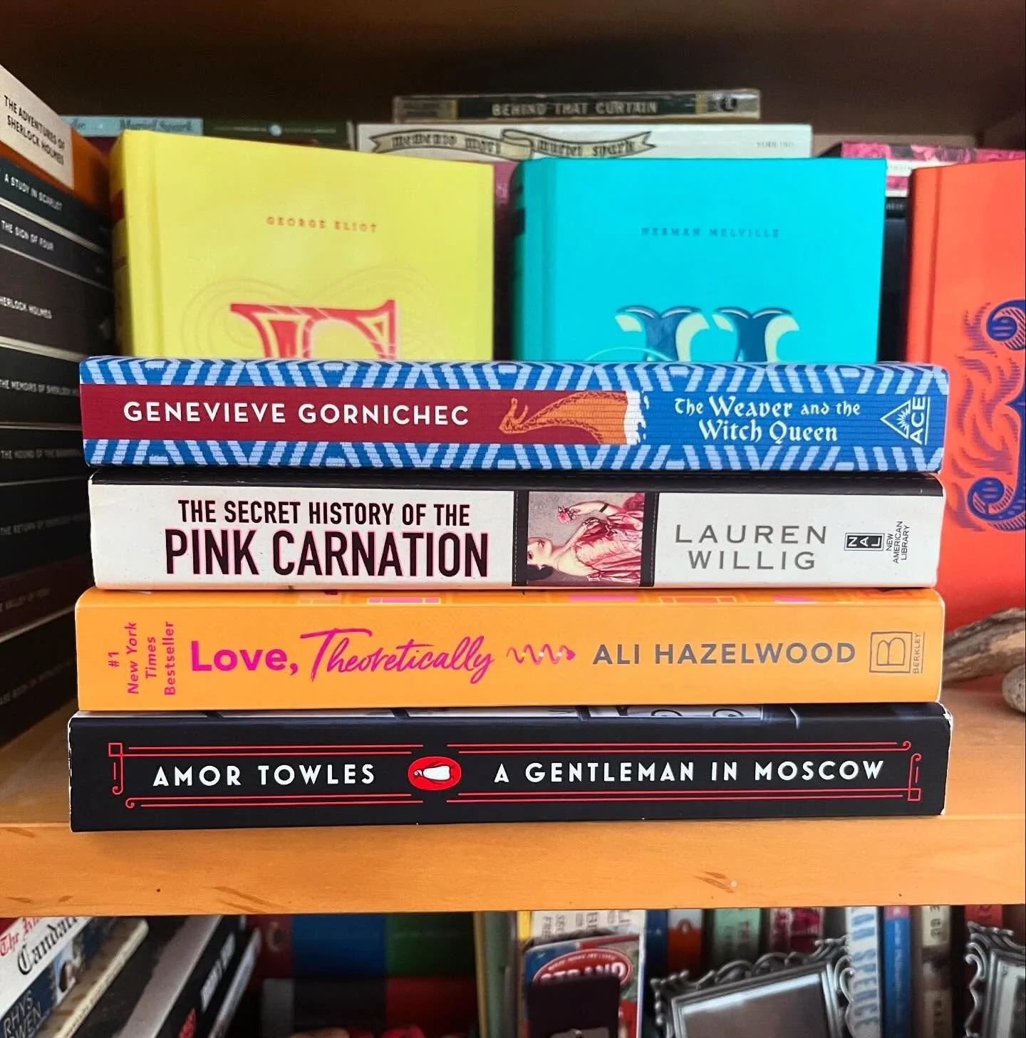 Excellent book haul from Twice Sold Tales, DDG, and&hellip; Reny&rsquo;s? (Maine folk know 😆) You&rsquo;re gonna want to swipe to see the most bonkers Golden Book ever printed: a Funko Pop version of Jaws. Obviously couldn&rsquo;t leave that behind!