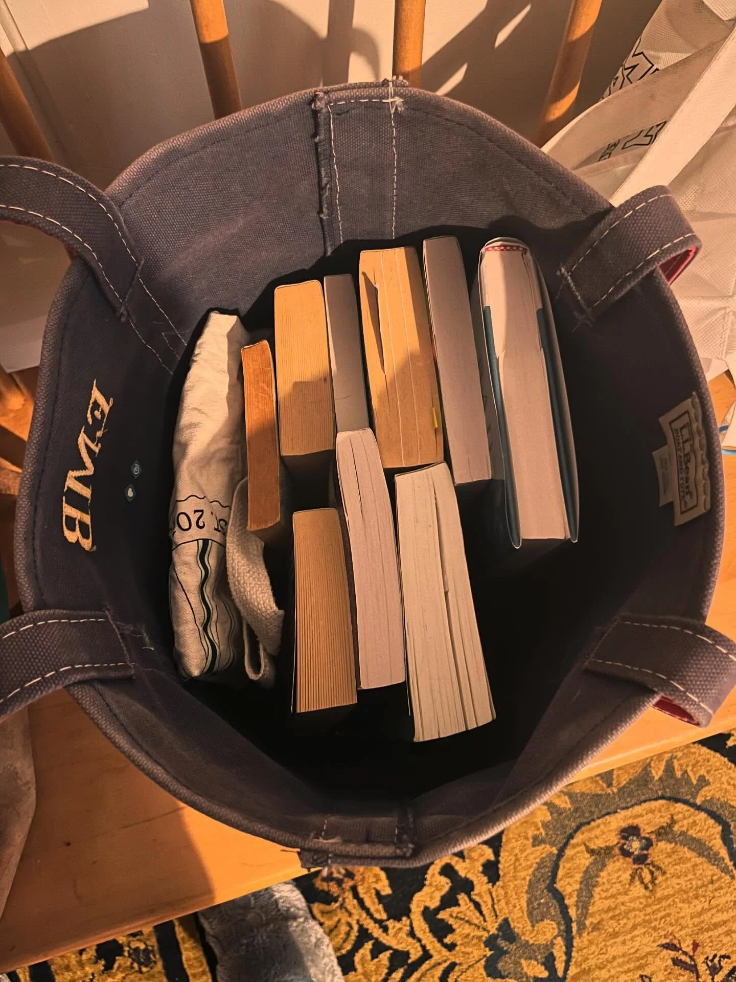 Out of office: set
Books packed for vacation: 9
Bookstores to visit: 6 

See you after Labor Day! 🌊📚😎