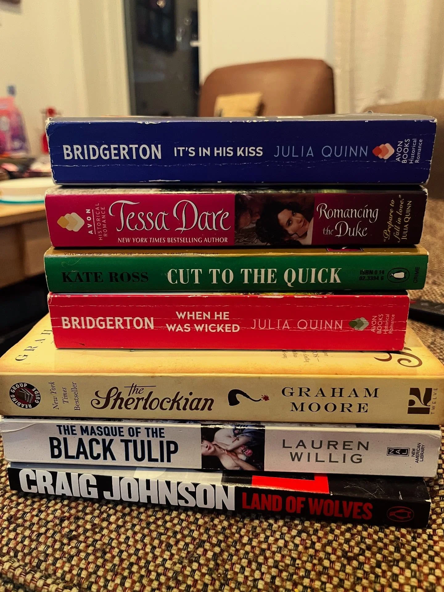 Birthday book haul from The Strand! Shoutout to the two ladies I met in the mystery aisle, one of whom said &ldquo;ooo, she&rsquo;s got a basket. She&rsquo;s serious&rdquo; 😎

#embeditorial #strandhaul #strandbookstore #independentbookstore #nyc
