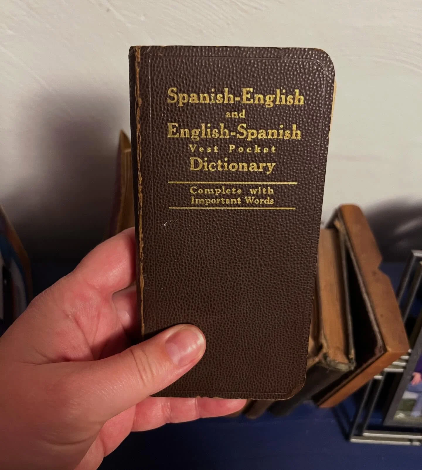 Noticed for the first time that my grandmother&rsquo;s pocket dictionary is not just for any pocket: It&rsquo;s specifically for a vest! Now I&rsquo;m imagining all the different pockets one could make dictionaries for 📚

#embeditorial #pocketdictio