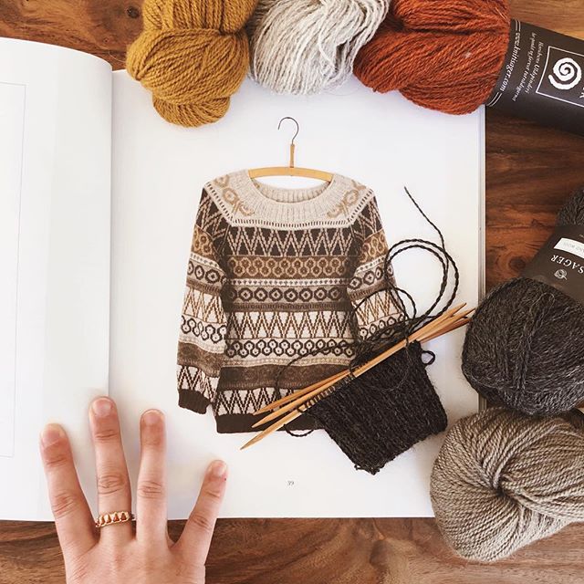Cast on this amazing @isageryarn sweater on Thursday as part of the @knit1chgo Colorwork Knit-Along. Definitely stressing about color order but very excited to see it finally come to life!⠀
⠀
⠀
⠀
#isager #h&oslash;nsestrikinspiration #knitting #handk