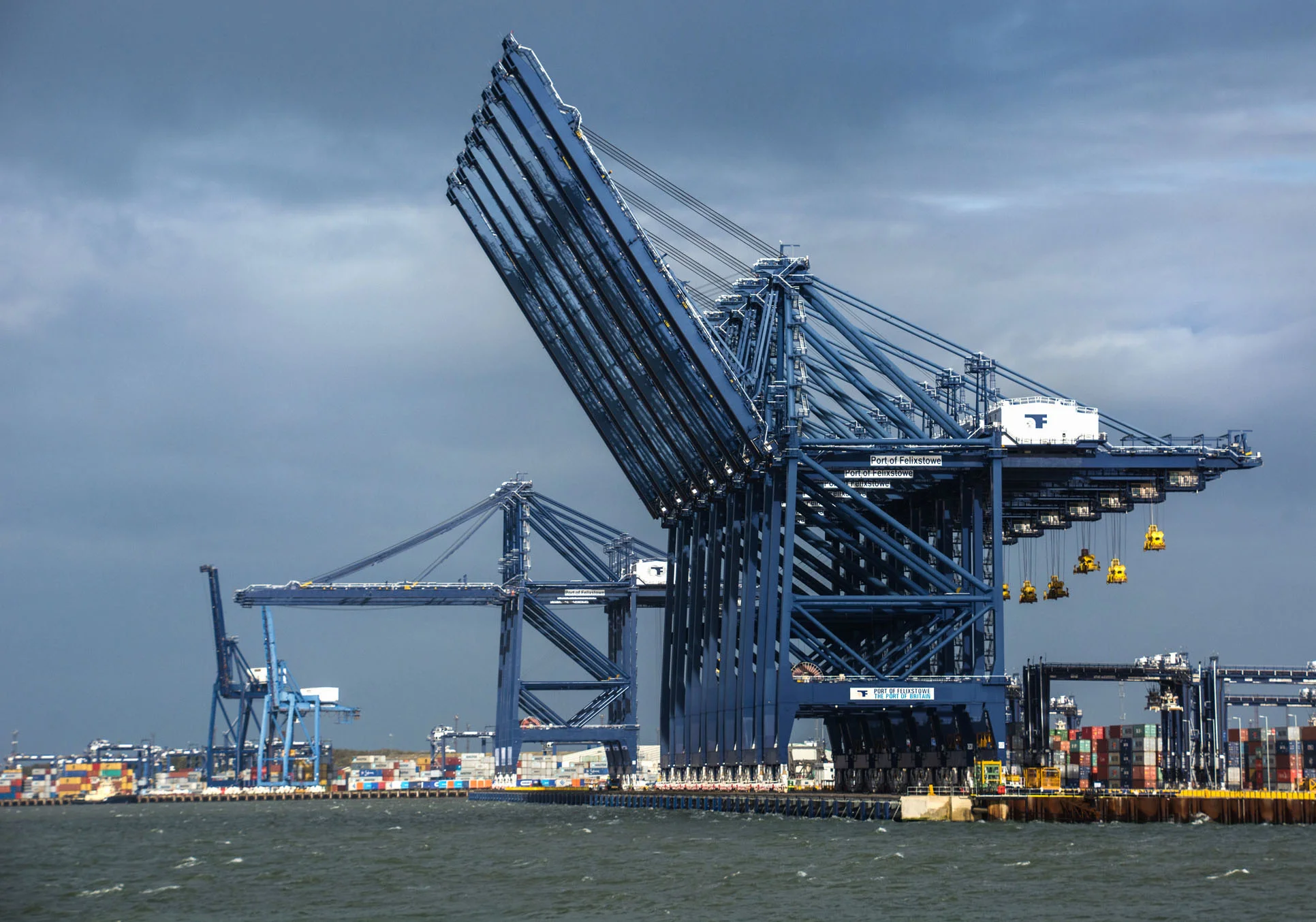 Orwell_Ahead_Felixstowe_Docks.jpg