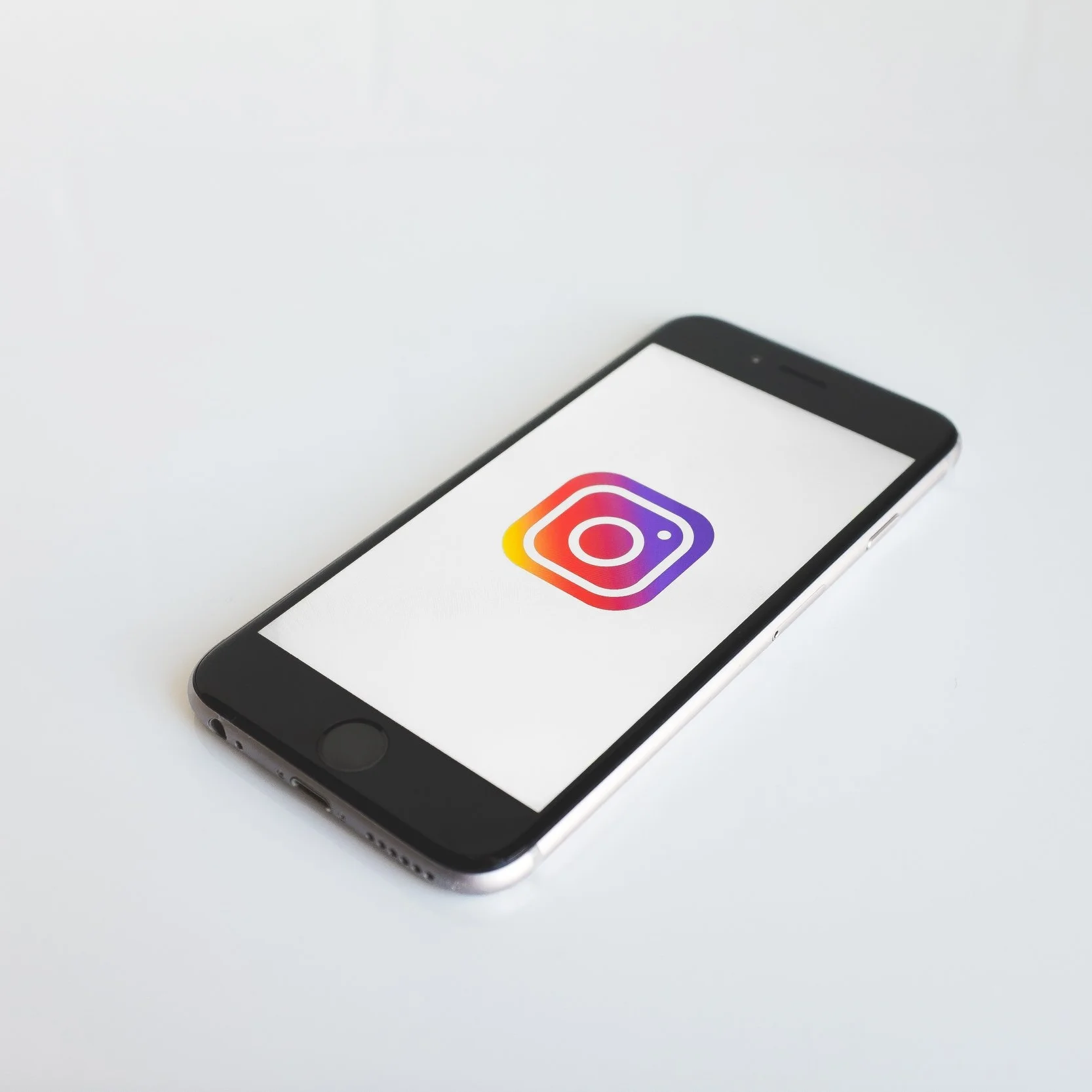 social media_unsplash.jpg