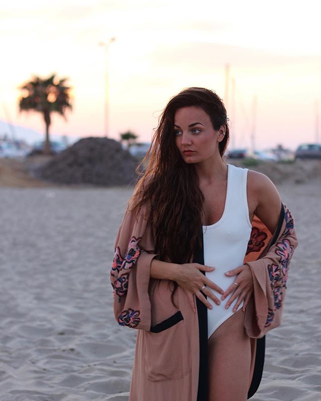 ...✈️☀️🌴🍹💭...