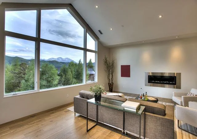 A luxury Colorado condo with magnificent mountain views.  #basalt #colorado #mountains #elkrange #mountsopris #view #livingroom #home #house #architecture #design #architecturaldesign #interiors #interiordesign #housegoals #lifestyle #luxurylife #lux