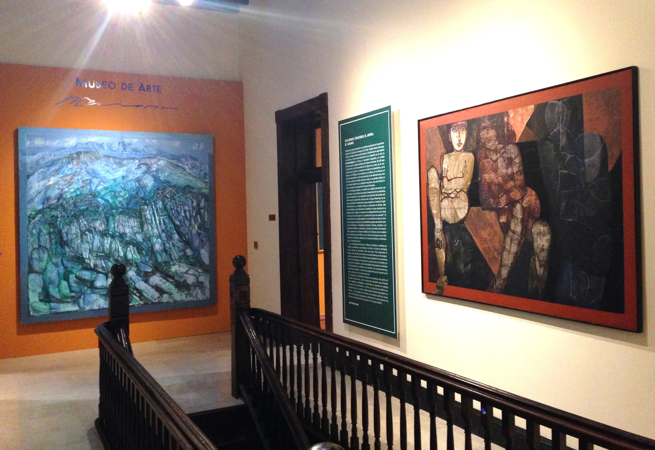 El segundo piso de el museo alberga la collection permanente de Guillermo Ceniceros. El primer piso esta dedicado a exposiciones temporales y eventos. The second floor of the museum houses the permanent collection of works by Guillermo Ceniceros. The first floor is dedicated to temporary exhibits and events.