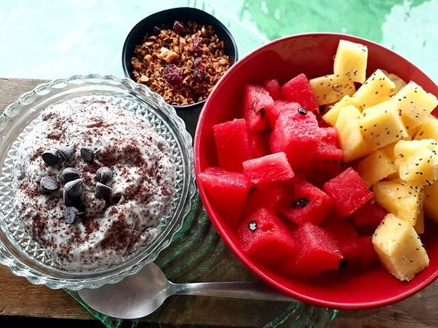 House made Chia pudding and fresh granola with cranberies! Yum yum yum! 😊&hearts;️🍍🍉&hearts;️😊 #chiapudding #freshfood #freshfruit #homemade #granola #coconut #lunch #breakfast #healthylifestyle #lislandlife #vegan #vegetarian #goodvibes #goodene