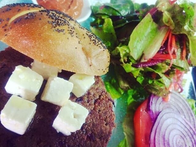 Leaf eaters burgers are now available in the freezer section @super.gourmet 😁🍔❤🍃