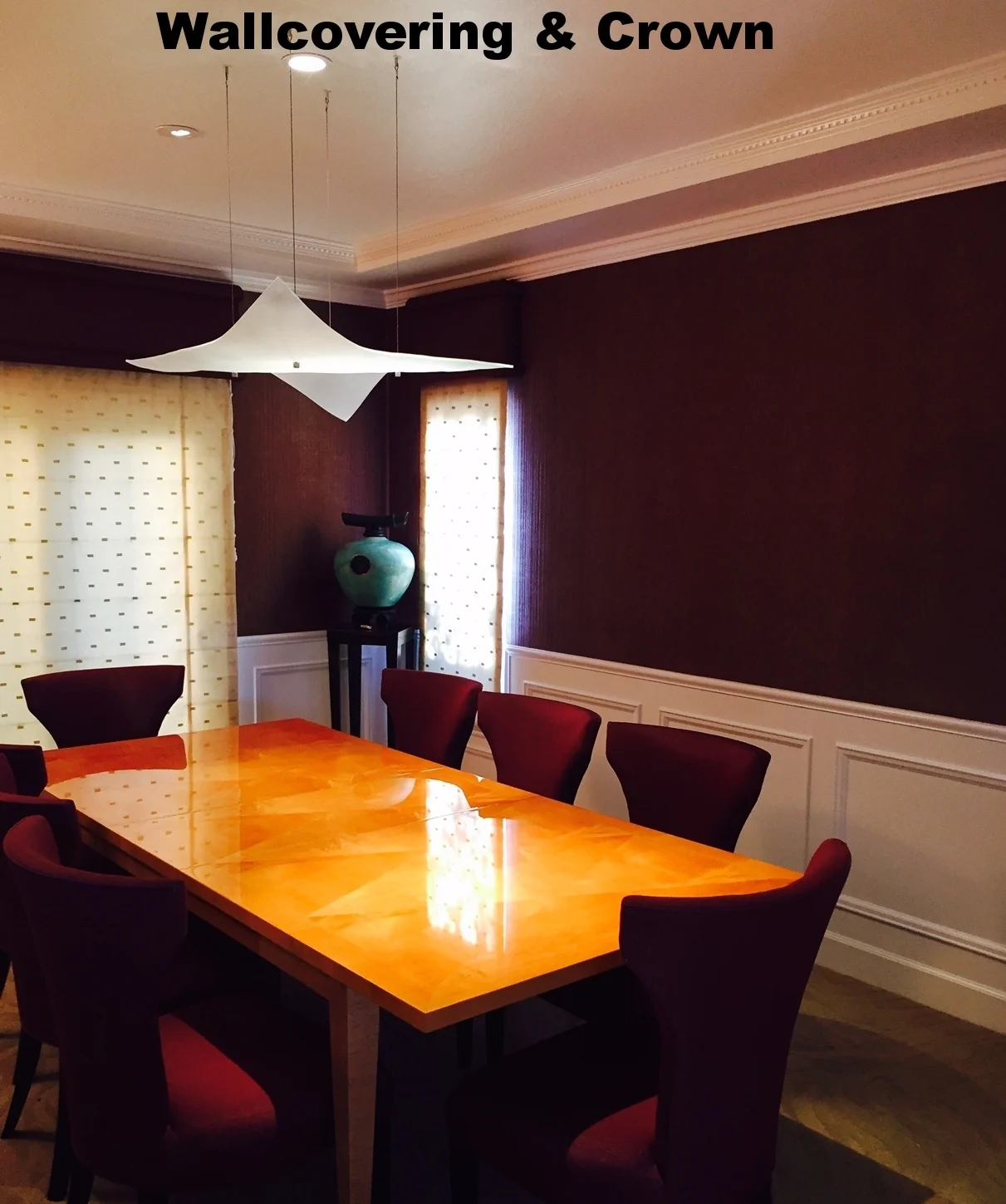 Wallcoverings, Crown, Wainscot and painting.