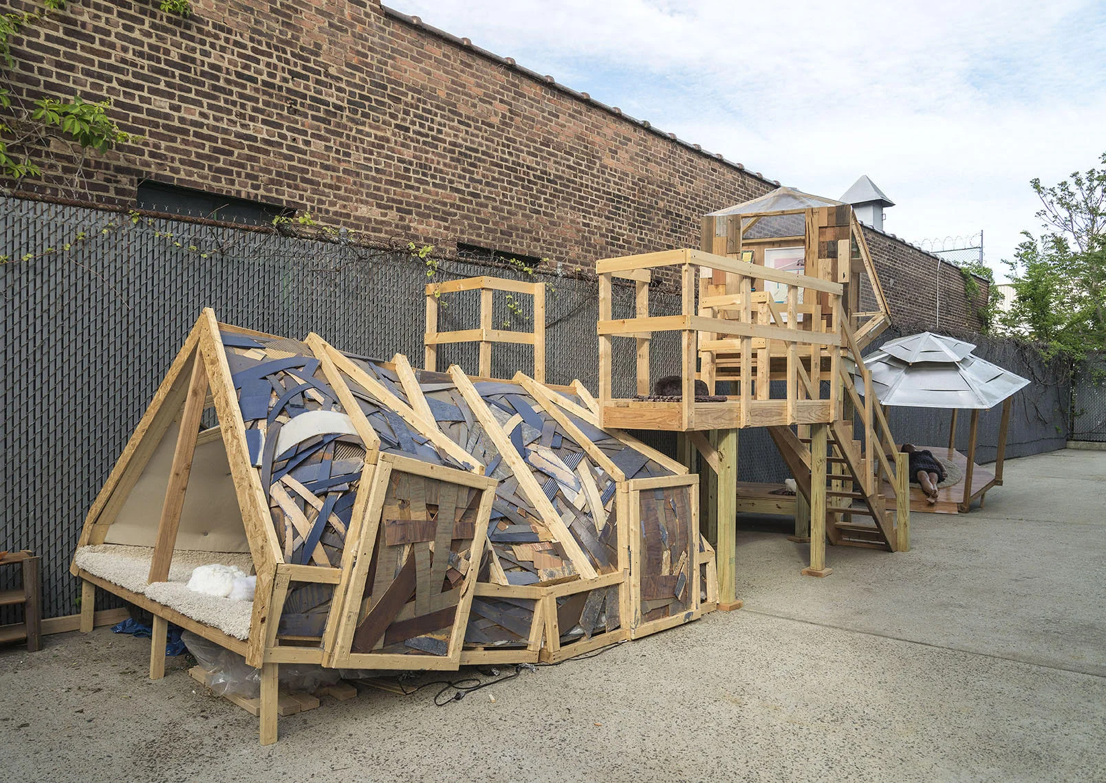 Angelica Teuta © 2015 , Emotional Architecture: Shelter . Outdoor structure, interactive sculpture. Courtesy of the artist.