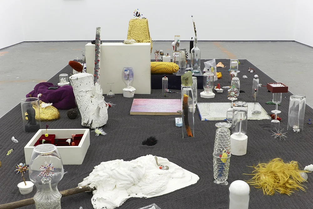 Brock Enright © 2016 , Sugar Computer/Electrocate . Installation view at Kate Werble Gallery, New York. Photo by Elisabeth Bernstein. Courtesy of the Artist and Kate Werble Gallery, New York. 