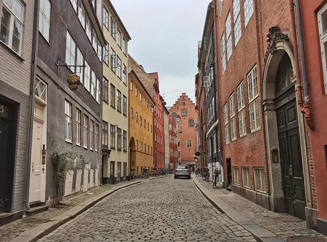 Quiet cobblestones.
#copenhagen #denmark🇩🇰 #hygge #traveldenmark #visitcopenhagen