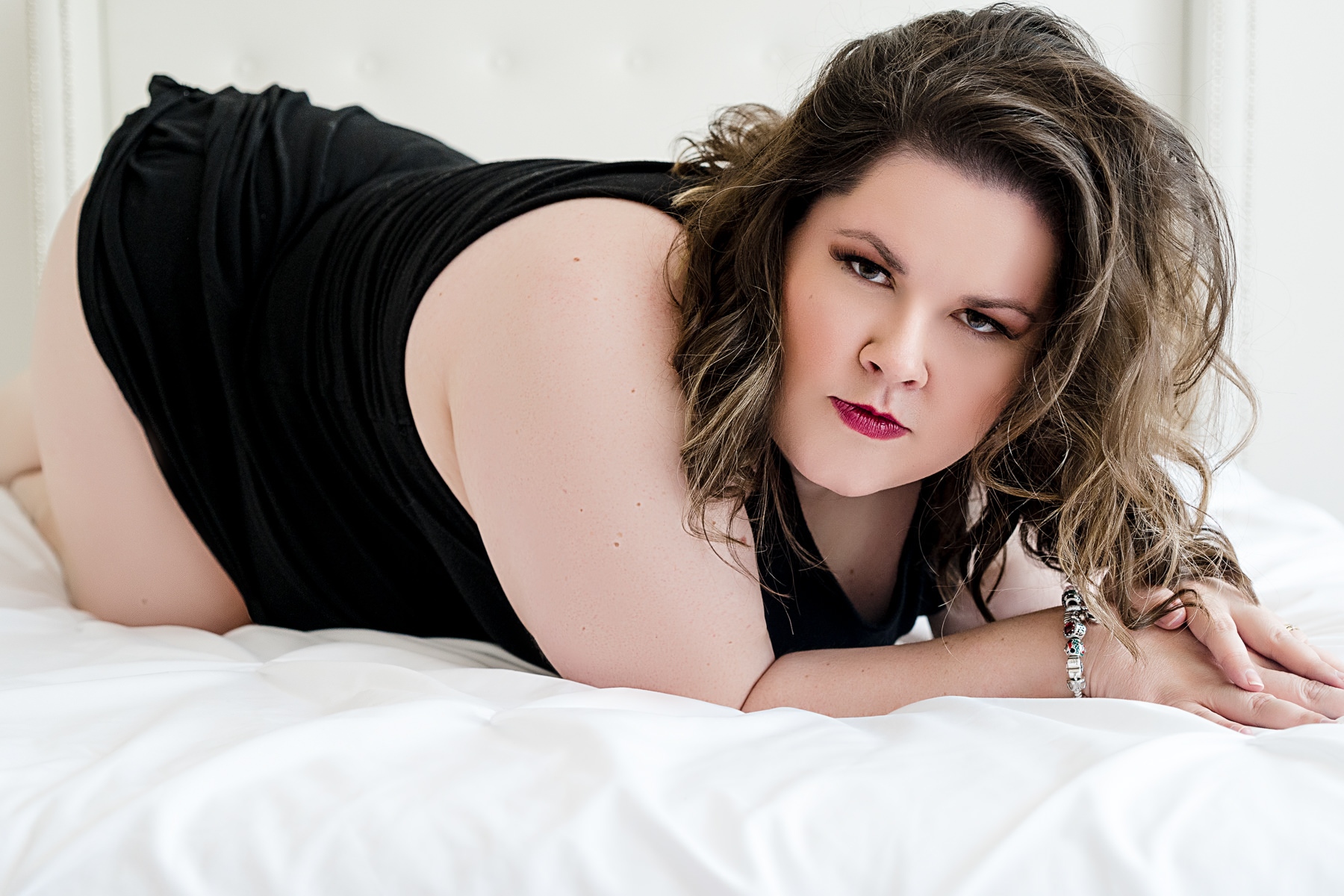 Plus size boudoir photo in black