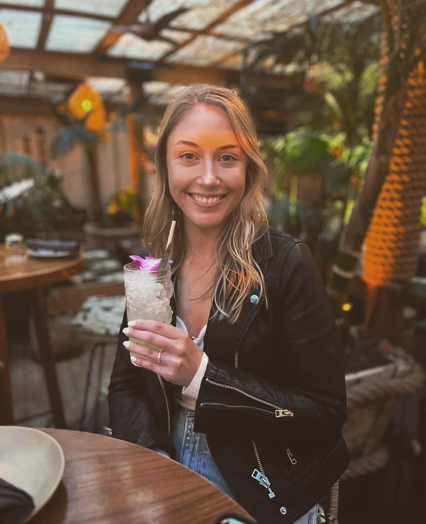 Happy one-year FACTEURversary to our fabulous Account Supervisor, Ally Rung! Cheers to you, and thank you for all that you do for your team and clients. Our studio is better with you. 🌿