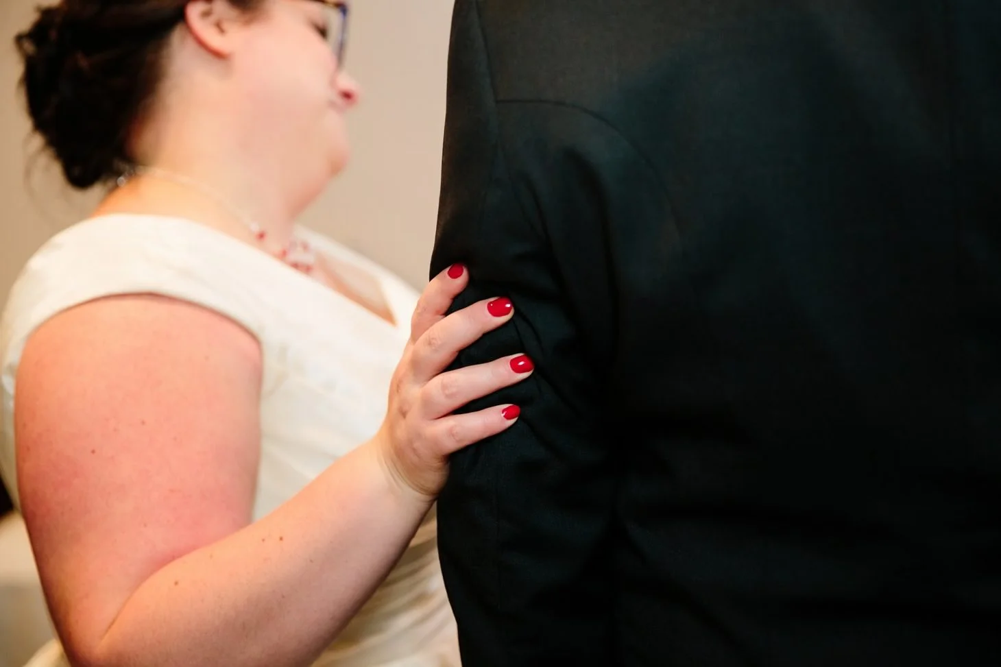 062-nyc-offbeat-wedding-photographer-brooklyn-historical-society-.jpg