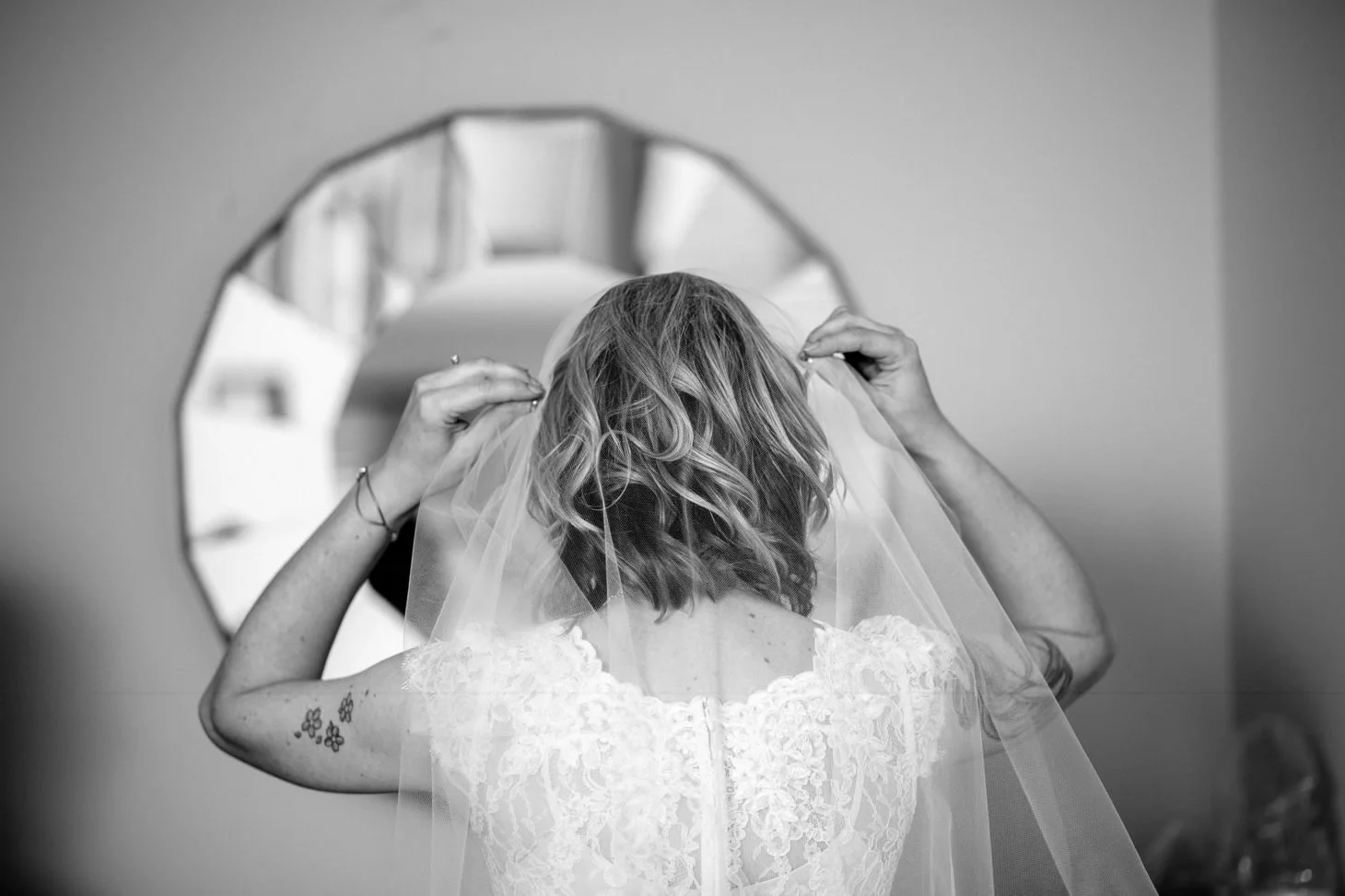 nyc-long-island-wedding-photographer-three-village-inn-smitten-chickens09.jpg