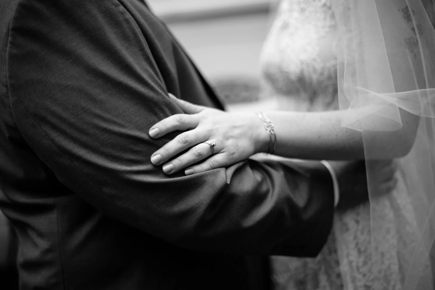 nyc-long-island-wedding-photographer-three-village-inn-smitten-chickens20.jpg