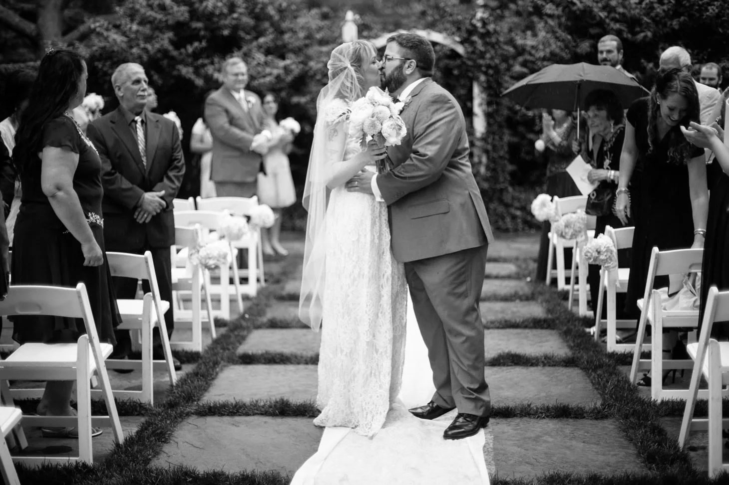 nyc-long-island-wedding-photographer-three-village-inn-smitten-chickens35.jpg