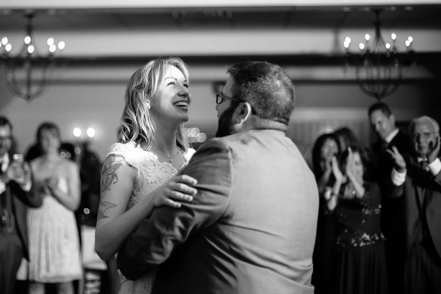 nyc-long-island-wedding-photographer-three-village-inn-smitten-chickens42.jpg