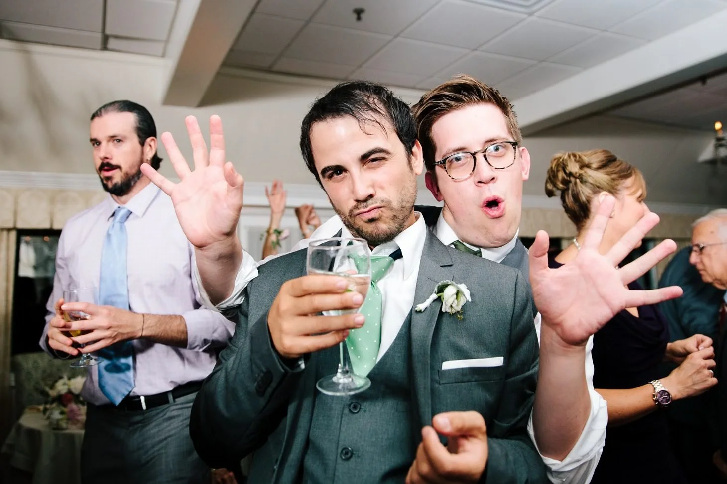 nyc-long-island-wedding-photographer-three-village-inn-smitten-chickens72.jpg