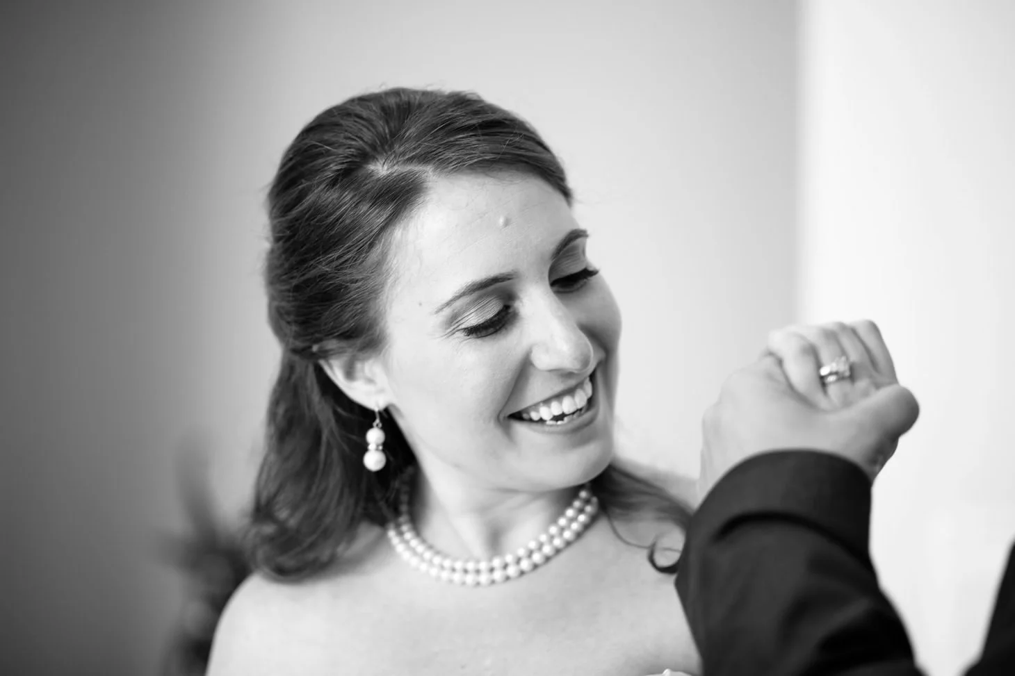 050-nyc-wedding-photographer-hoboken-waterfront-wedding-photos-smitten-chickens.jpg