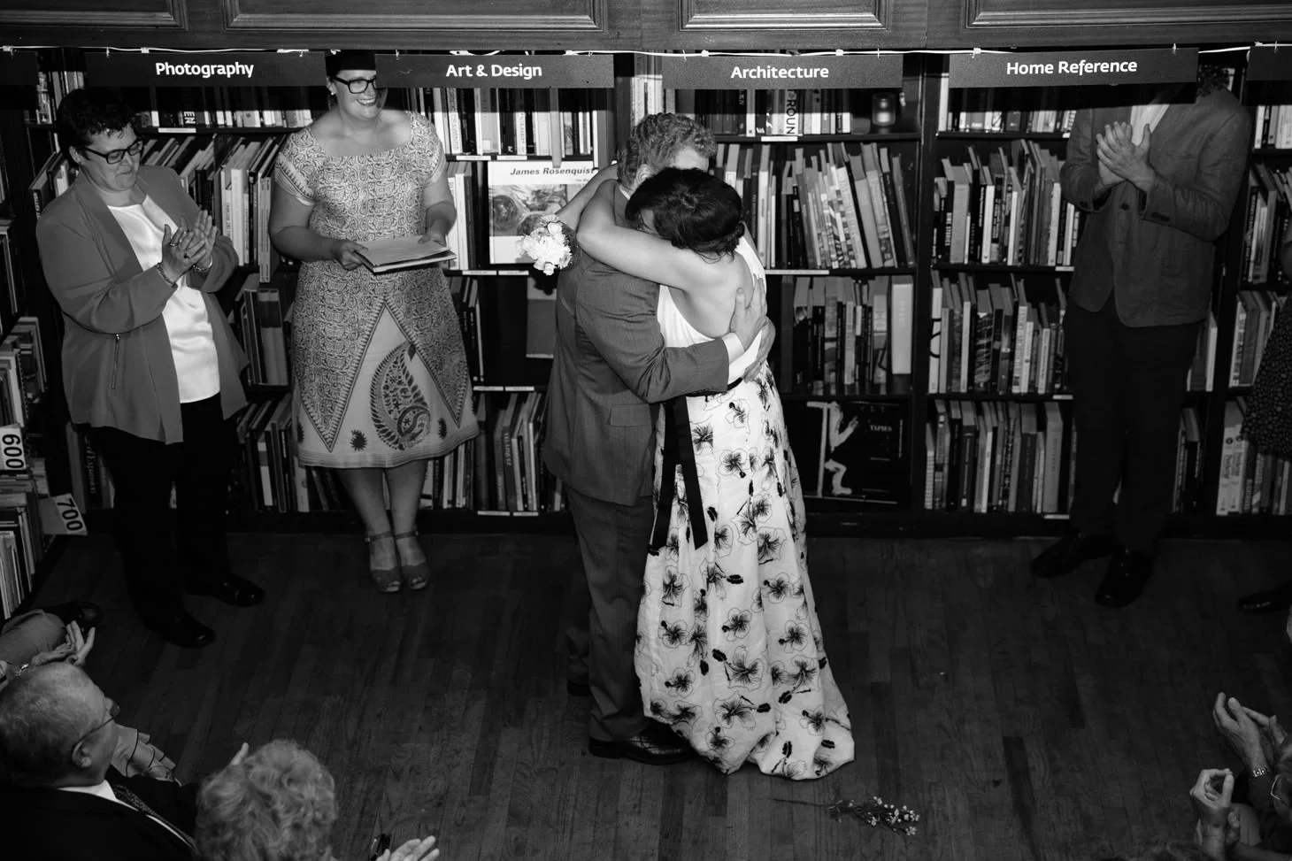 004-nyc-wedding-photographer-smitten-chickens-housing-works.jpg