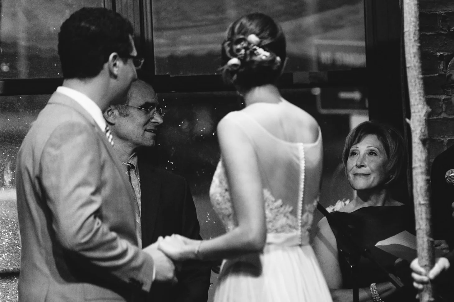 021-nyc-dumbo-loft-brooklyn-wedding-photographer-smitten-chickens-photo-.jpg