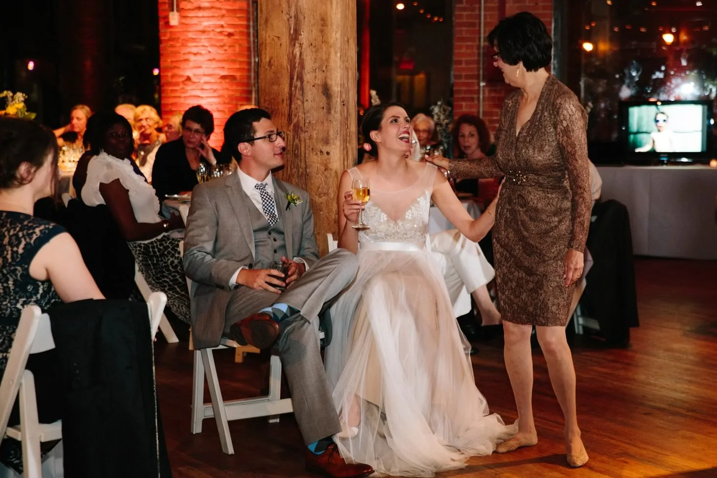 039-nyc-dumbo-loft-brooklyn-wedding-photographer-smitten-chickens-photo-.jpg