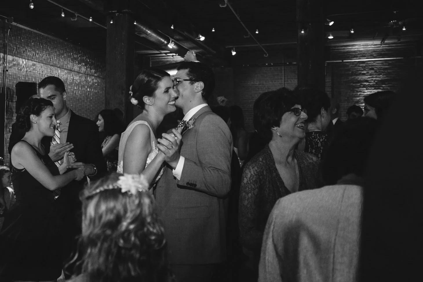 048-nyc-dumbo-loft-brooklyn-wedding-photographer-smitten-chickens-photo-.jpg