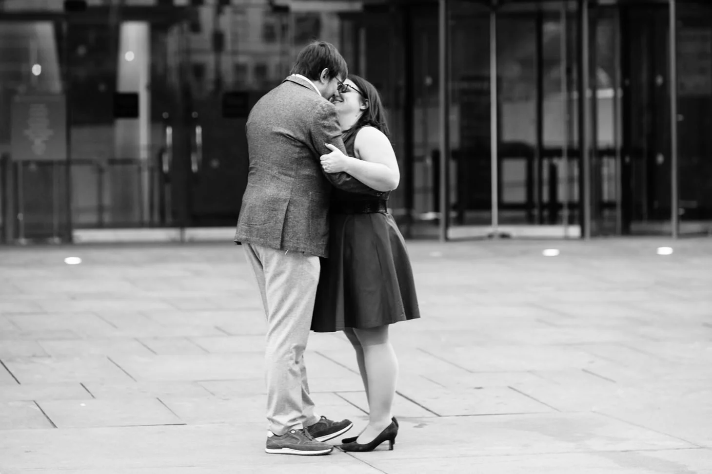 010-nyc-wedding-photographer-puppy-museum-of-natural-history-mud-coffee-fall-central-park-engagement.jpg