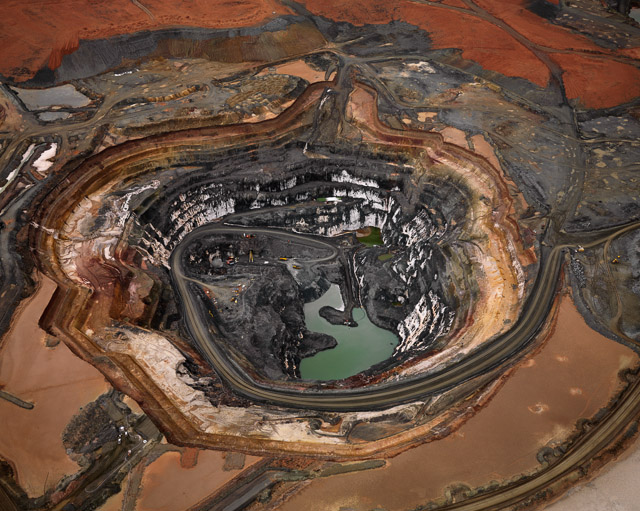© Edward Burtynsky, courtesy Nicholas Metivier Gallery, Toronto / Howard Greenberg Gallery and Bryce Wolkowitz Gallery, New York