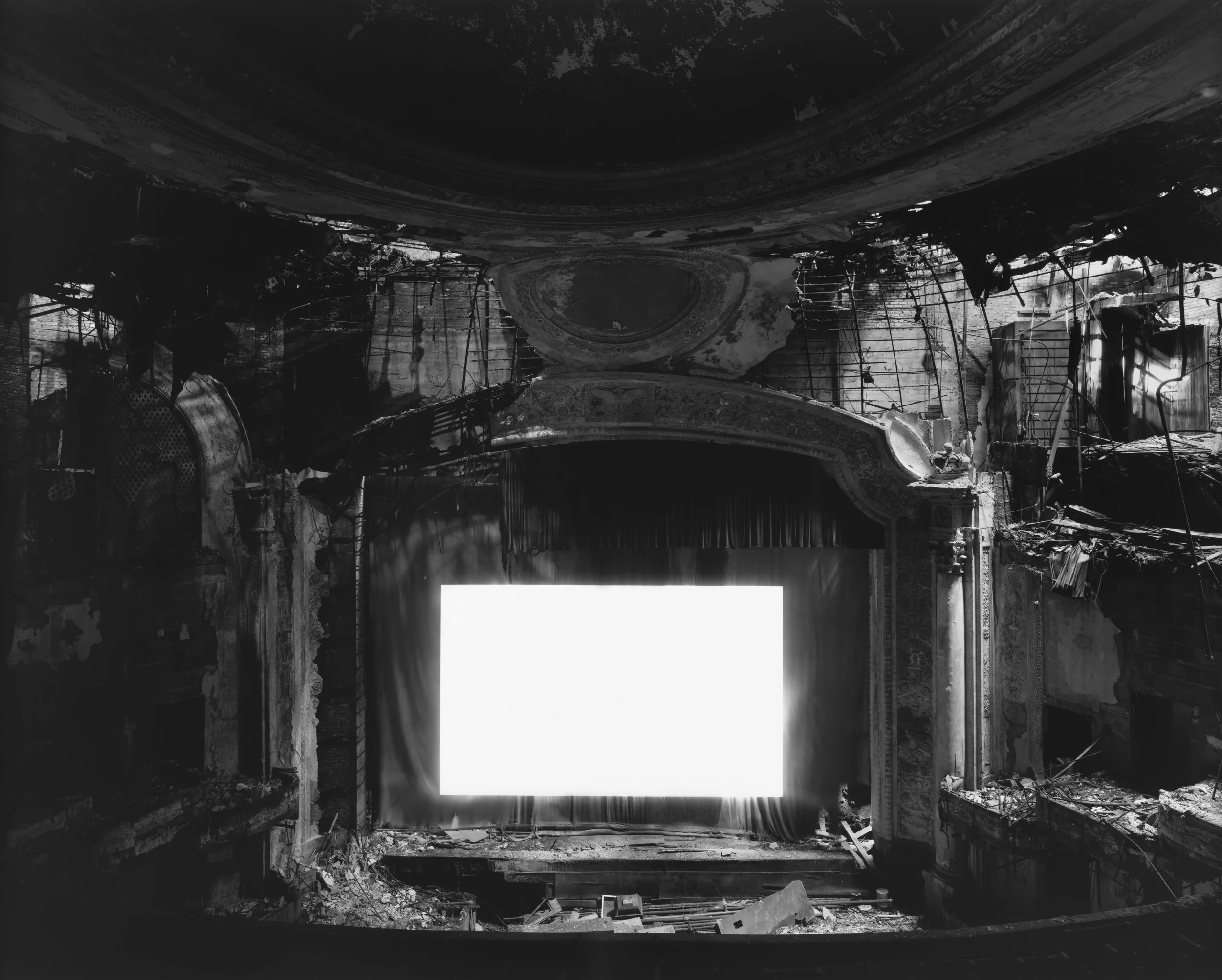 Hiroshi Sugimoto riprende serie "Theaters" dedicata a cinema storici