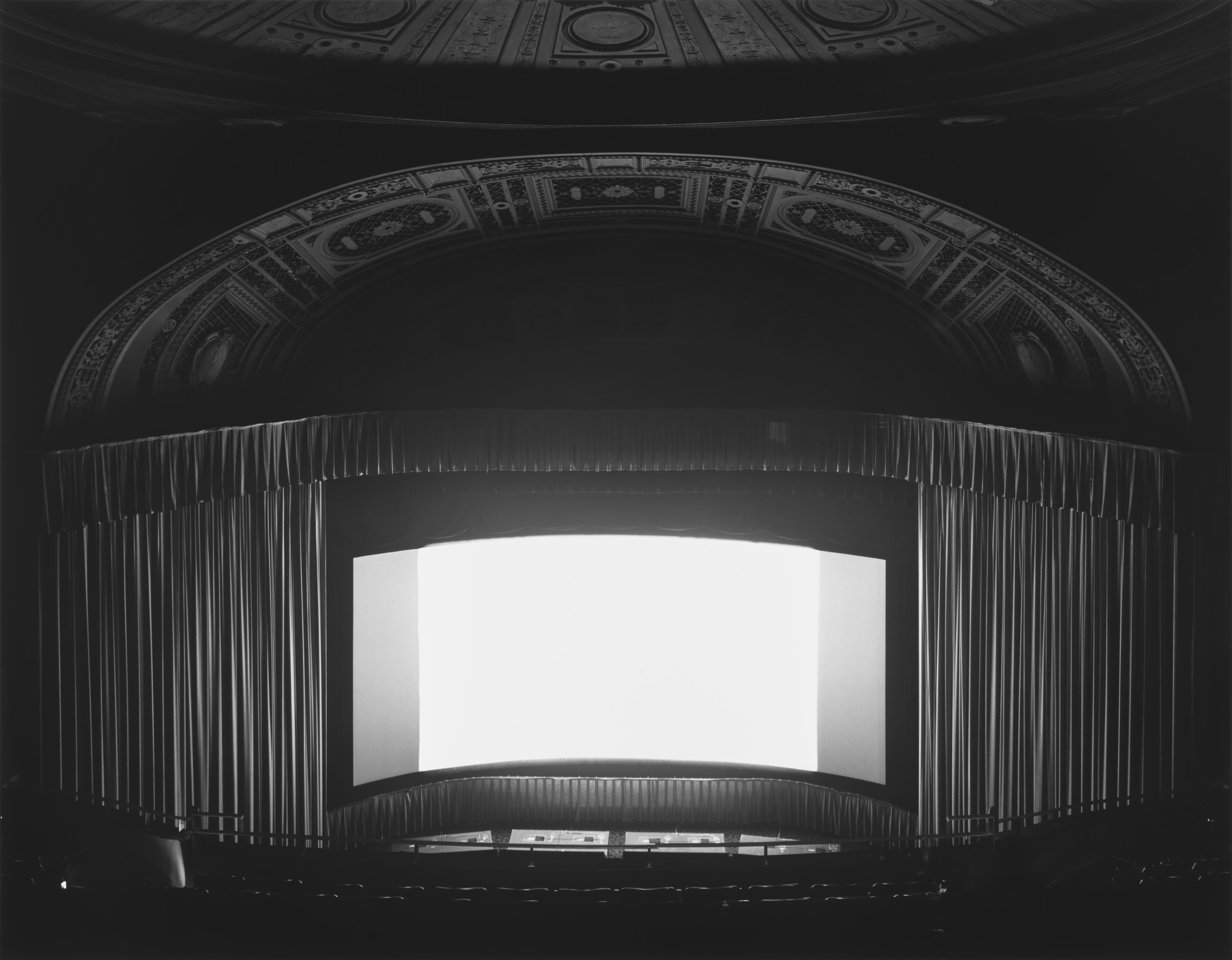 © Theaters by Hiroshi Sugimoto, U.A. Rivoli, New York, 1977