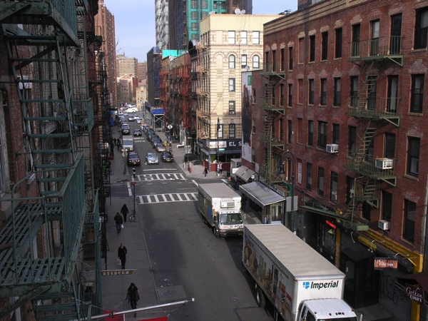 © Wolfgang Staehle - Ludlow Street (2012-12-20) 2012 9563 digital photographs, 24 hour cycle, custom software, unique.