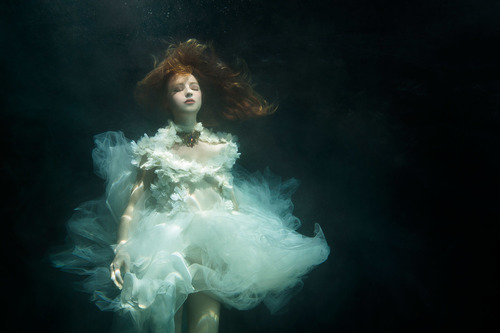  © Zhang Jingna. Motherland Chronicles - Dreaming, 2013