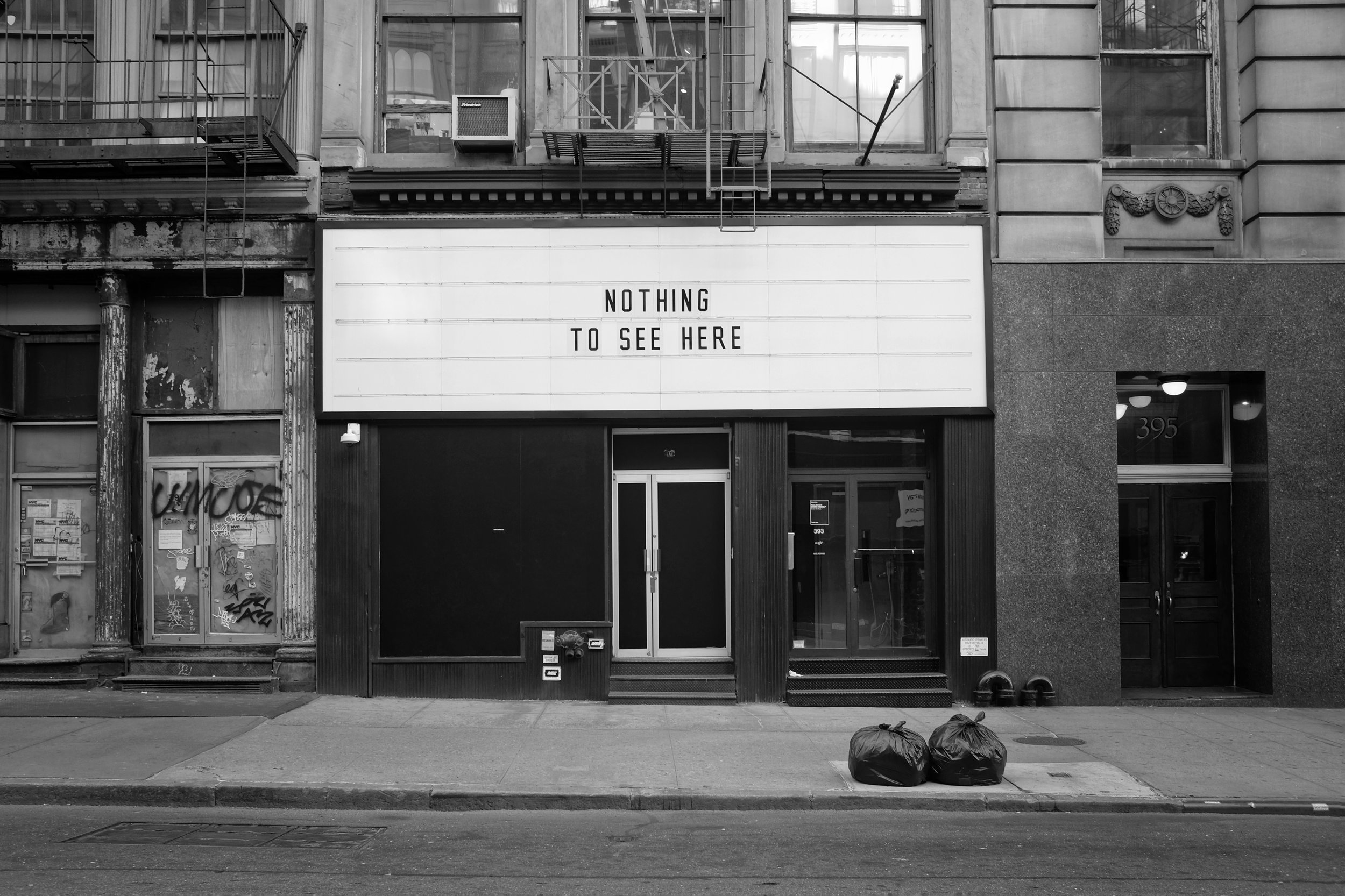 Nothing To See Here. Broadway & Walker Street. TriBeCa. New York City. 2016. © Matthew Kraus.