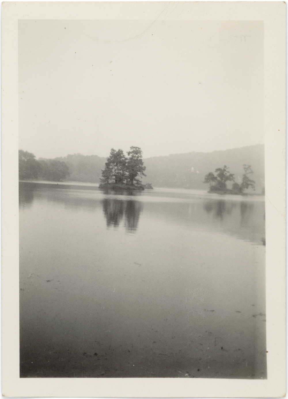 Image courtesy of 321 Gallery, Valeria Home , a photograph taken by an unknown relative, September 1948.