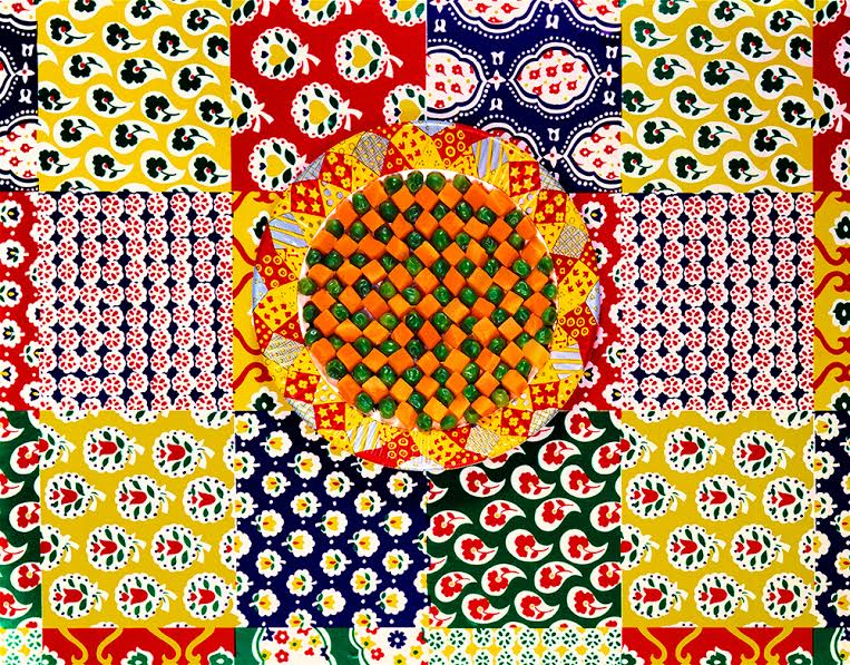 Sandy Skoglund, Peas and Carrots on a Plate, 1978. (c) Sandy Skoglund; Courtesy of the artist and RYAN LEE, New York.