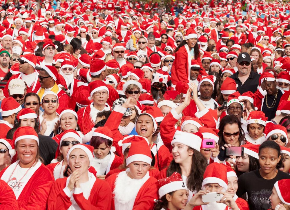 Santa Sea. Las Vegas, NV . 2013. The Great Santa Run © Jesse Rieser