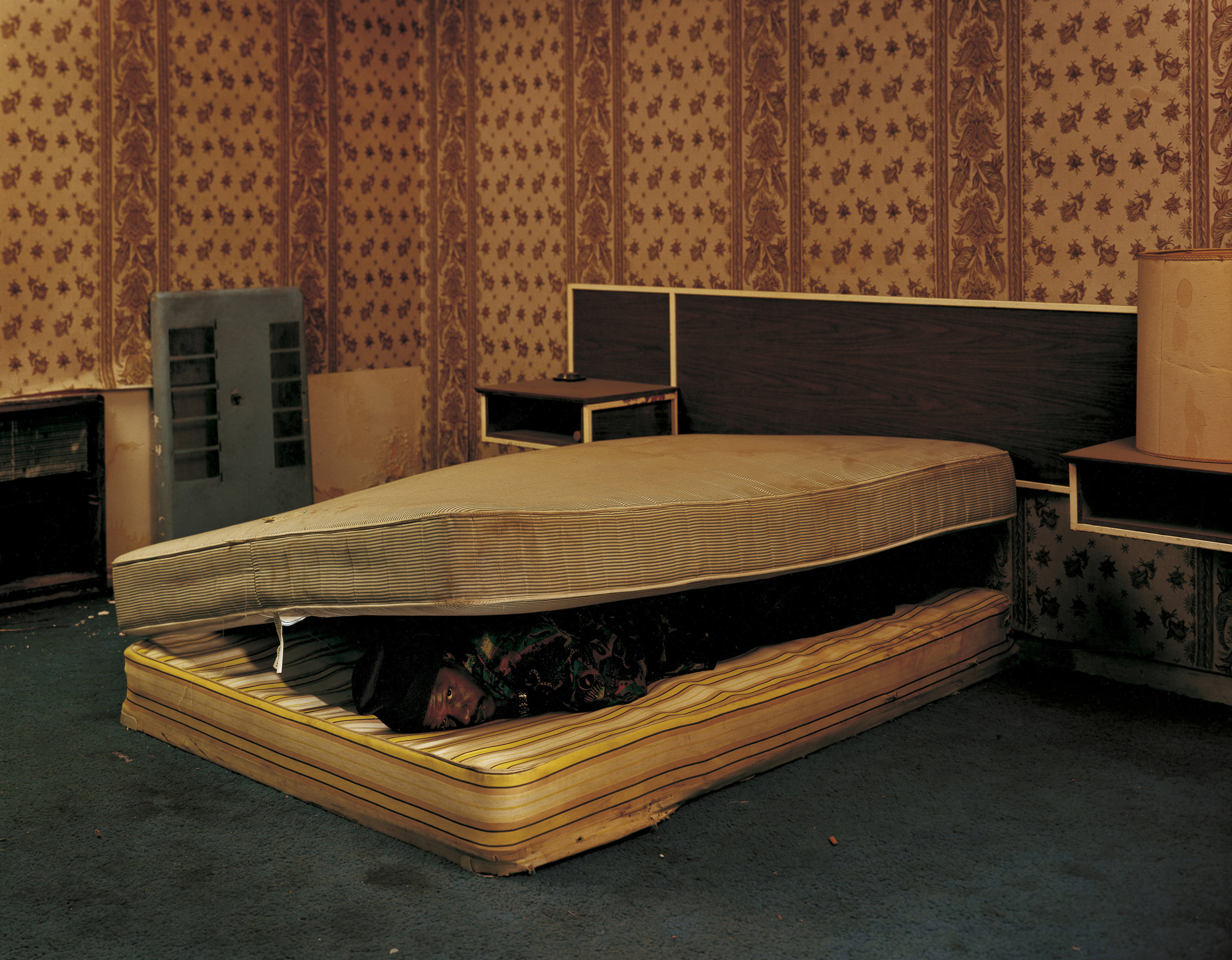 Larry Mayes, Scene of Arrest, The Royal Inn, © Taryn Simon