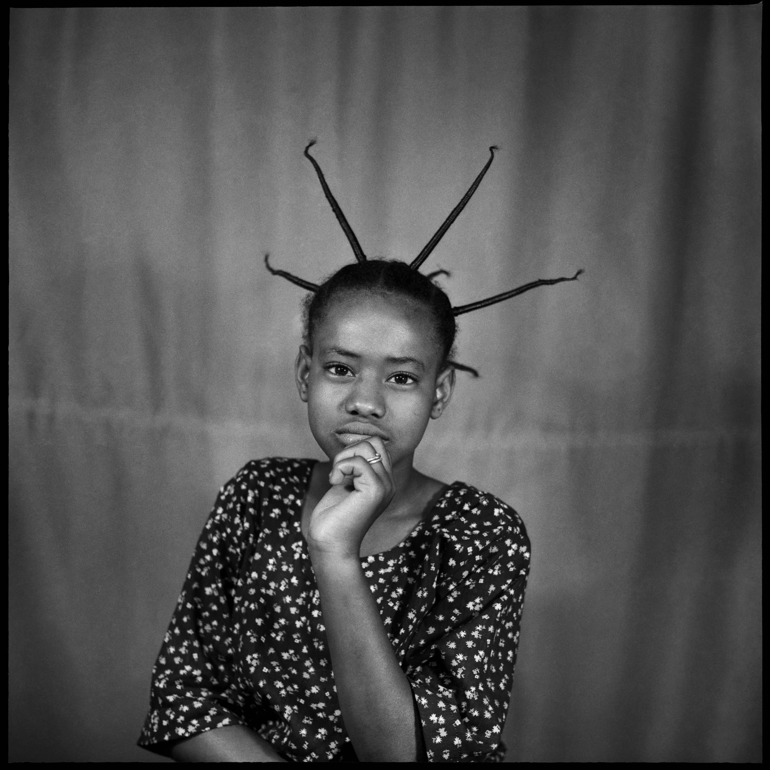 La Jeune Malienne, 1970 © Sanlé Sory, Courtesy Yossi Milo Gallery, New York