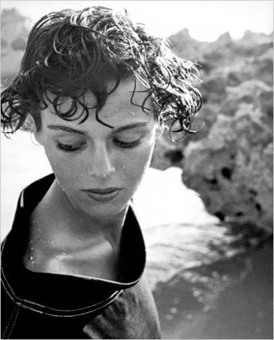 Image © Lillian Bassman