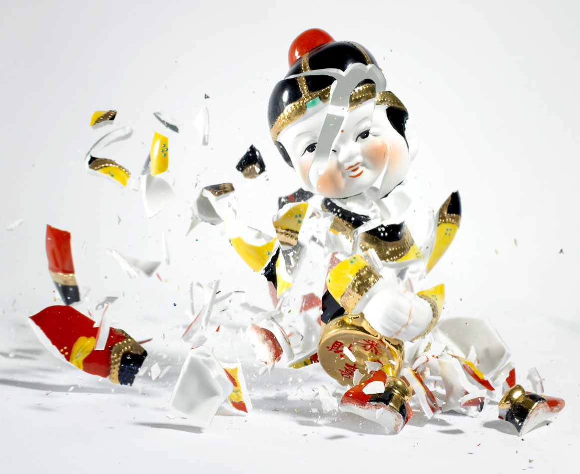 Walead Beshty Turns Shipped Glass Boxes Into Shattered Sculptures.