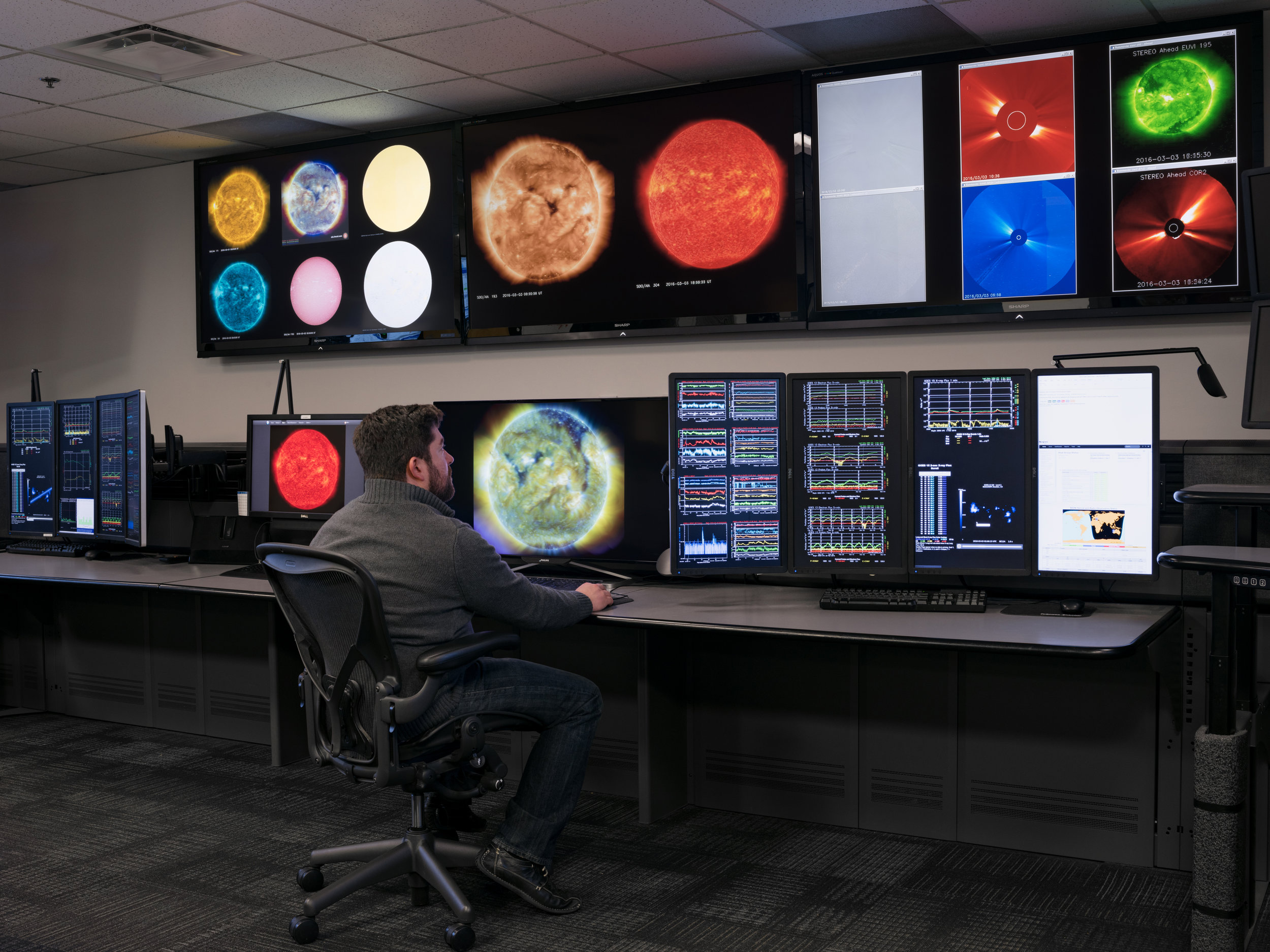 © Lucas Foglia (Charles Looking at the Sun, Space Weather Prediction Center, Colorado 2016)