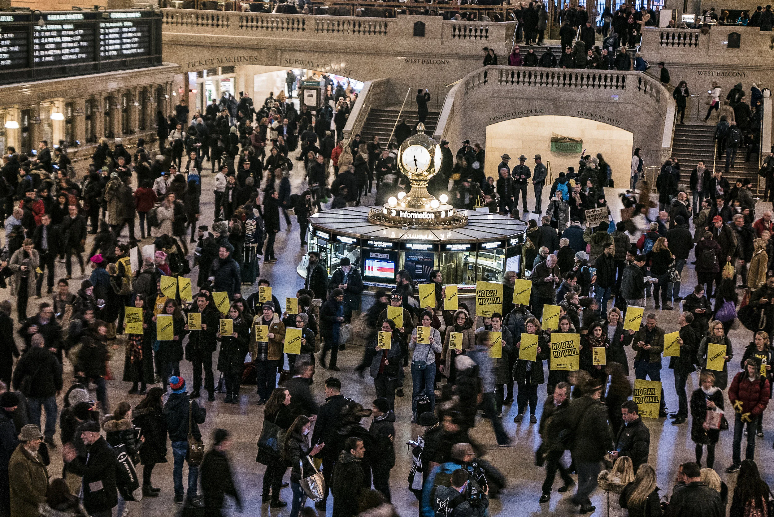 ©Ken Schles. Amnesty International #NoBanNoWall Vigil, March 3 2017, Grand Central Terminal, NYC